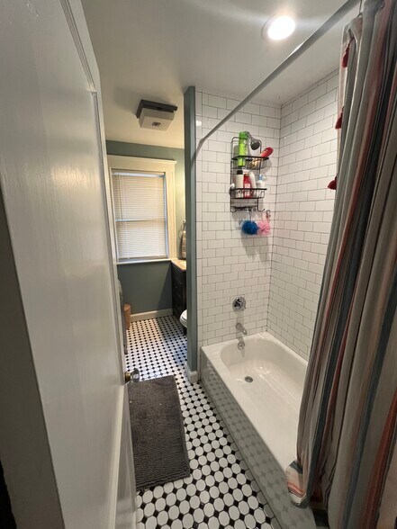 Building Photo - 106 Lynnway