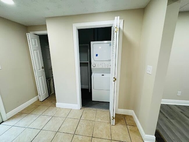 Building Photo - 363 Mansion Ave