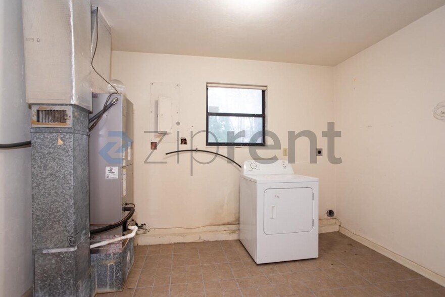 Building Photo - 6722 NW 113th Ln