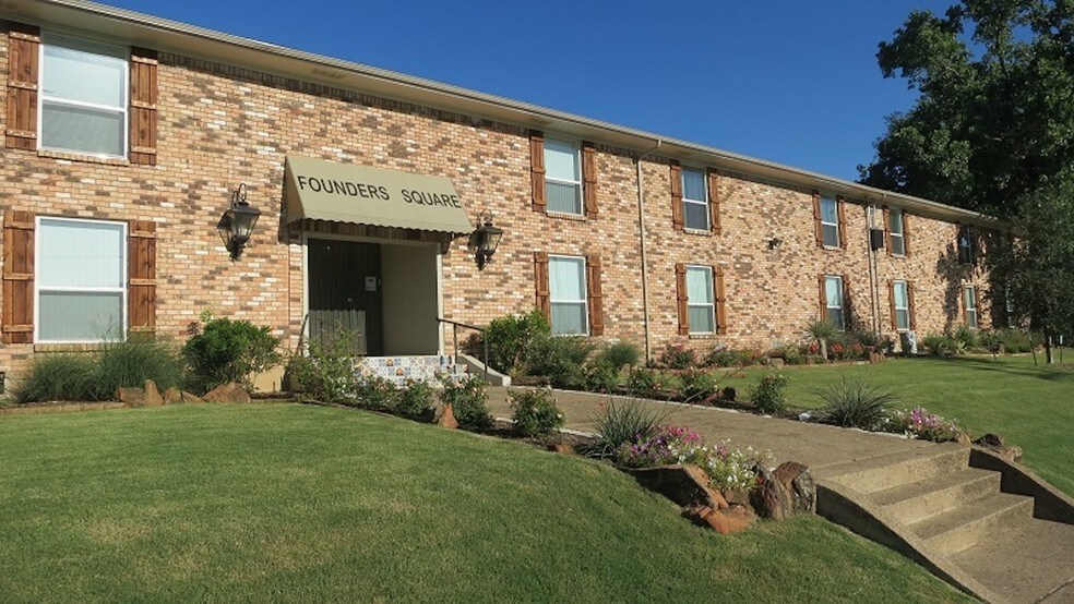 Founders Square Dallas, TX Apartment Finder