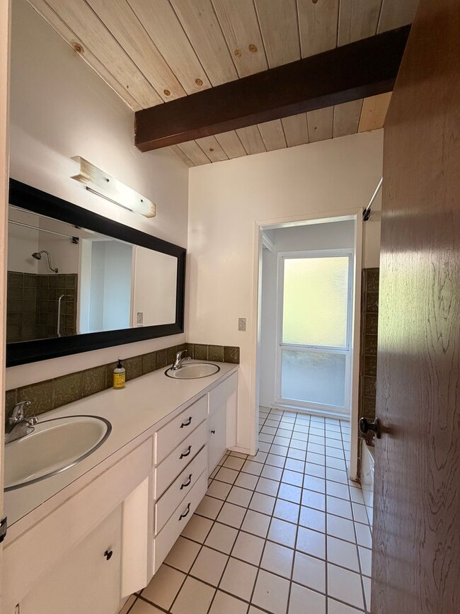 Building Photo - Mid-Century Modern Coastal Retreat – Walk to Beach & Bike to Aptos Village | 4+ Bed / 2 Bath