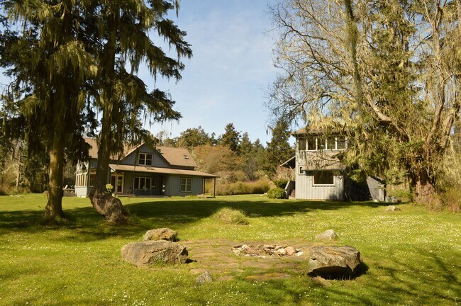 Building Photo - Furnished Home on False Bay