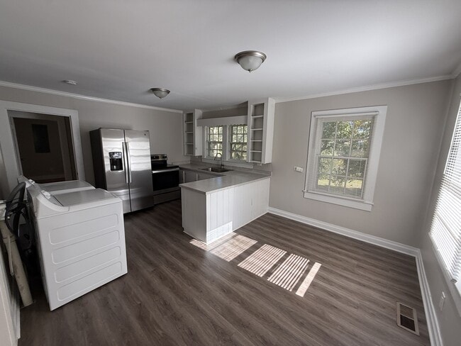 Building Photo - 109 Hillcrest Dr