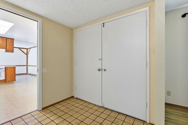 Building Photo - 5880 Taormino Ave