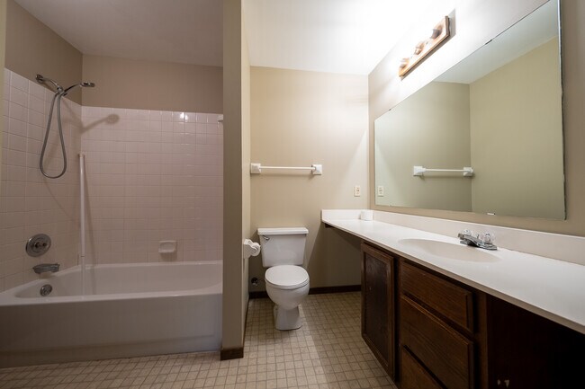 Building Photo - 7451 W 110th St