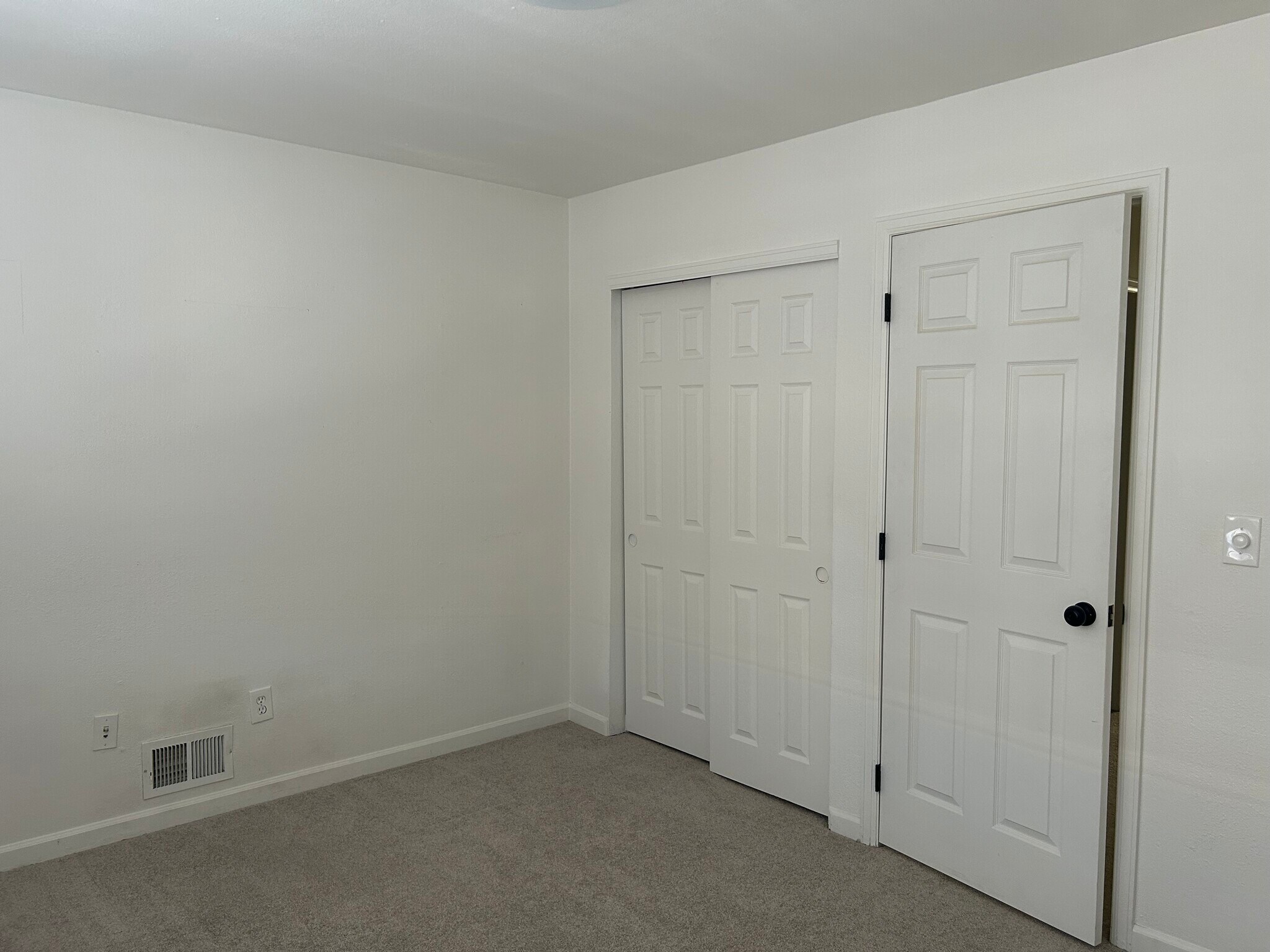 Building Photo - 15815 E 13th Pl