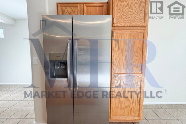 Building Photo - 3Bed/2Bath Home at Cotton Ln/Greenway Rd! $399 MOVE-IN SPECIAL! Ready for Immediate Move-In!