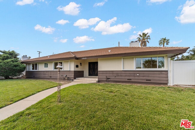 Building Photo - 17633 Nordhoff St