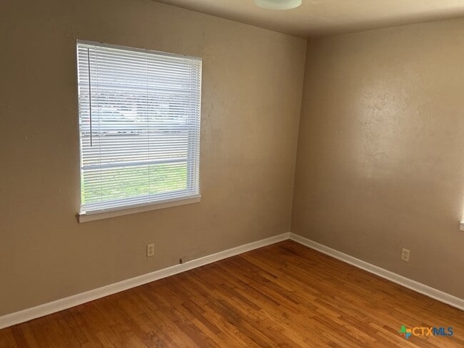 Building Photo - 1315 Jefferis Ave