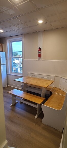 Eating nook - 204 Cadwalader Ave