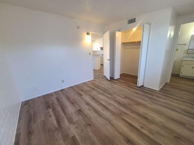 Building Photo - Charming 1 bedroom 1 bathroom