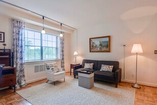 Building Photo - 3601 Greenway