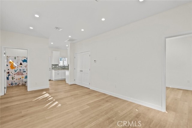 Building Photo - 1058 E Orange Grove Ave