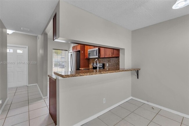 Building Photo - 16640 Hemingway Dr