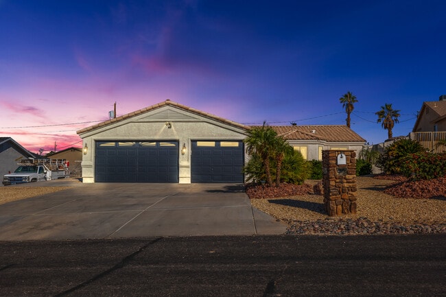 Building Photo - 3785 Cholla Dr