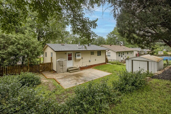 Building Photo - 1230 Cole Creek Dr