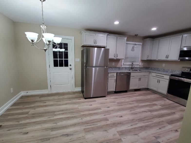 Building Photo - 83 E Boxley Dr