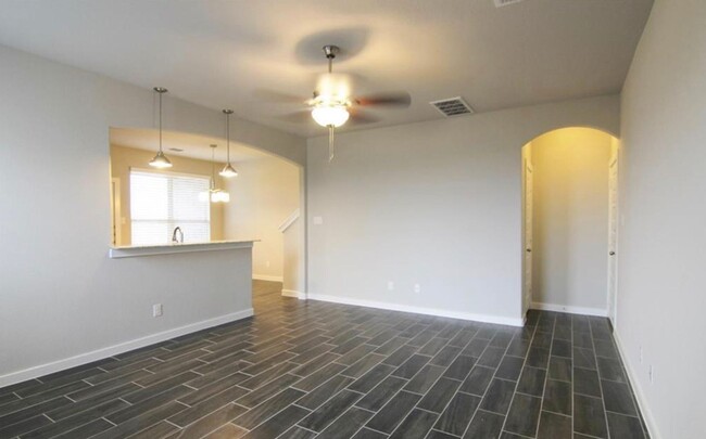 Building Photo - 117 Wickersham