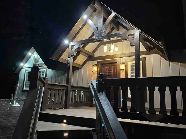 Building Photo - 1039 N Grass Valley Rd