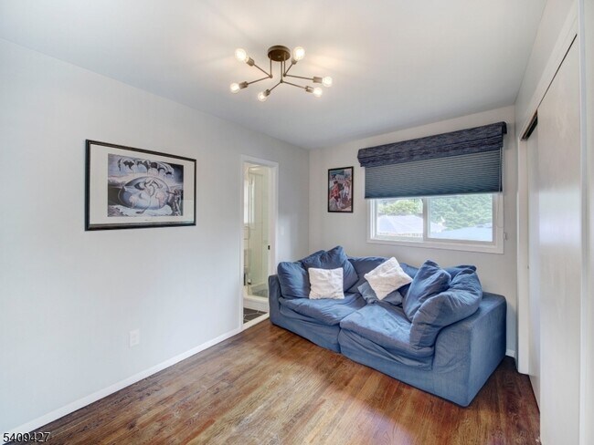 Building Photo - 415 Orange Rd