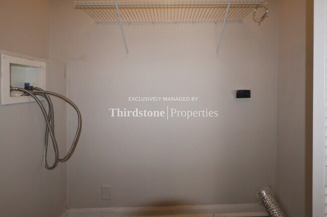 Building Photo - 789 Gardenia Ln