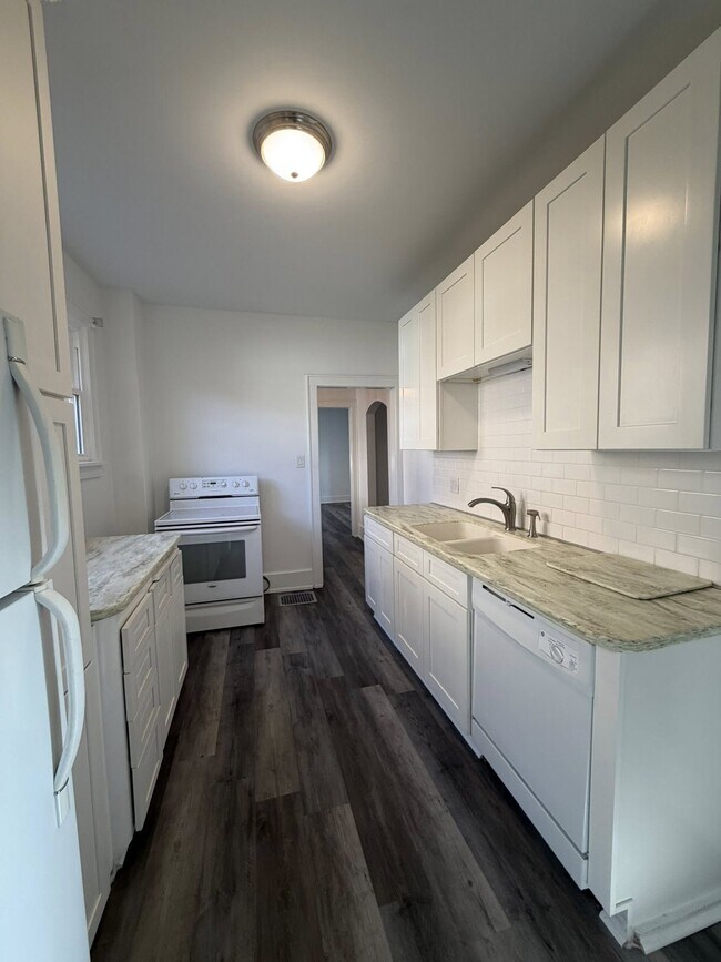 Building Photo - 2657 Dresden Rd