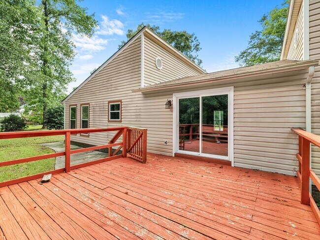 Building Photo - Home in Cul-De-Sac