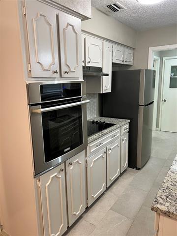 Building Photo - 2730 King Cole Dr