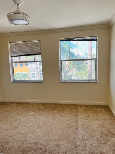 Building Photo - 441 Amador Ln