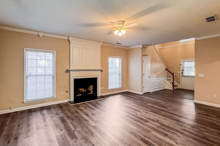 Building Photo - 4108 Glenaire Way NW