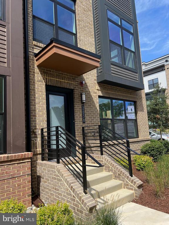 Building Photo - 2038 Tysons Ridgeline Rd