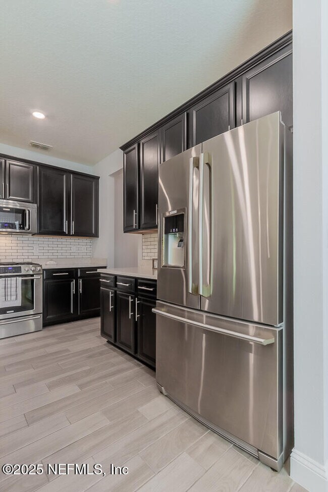 Building Photo - 348 Clifton Bay Lp