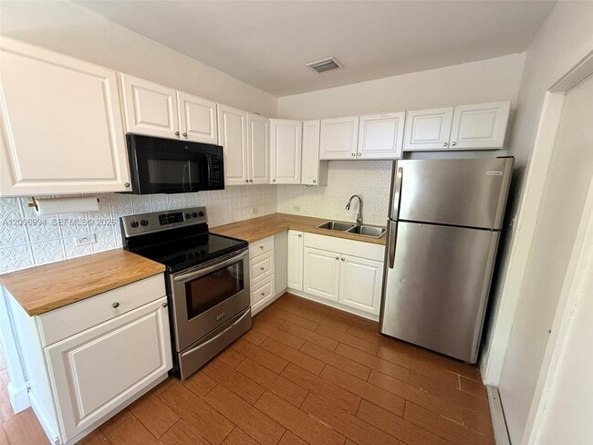 Building Photo - 294 NE 57th St