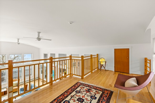 Building Photo - 18 Eastward