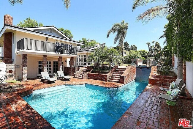 Building Photo - 815 Camphor St