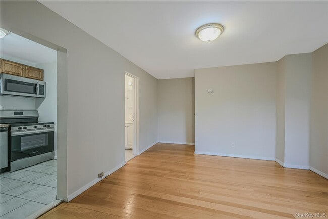 Building Photo - 148 S 4th St