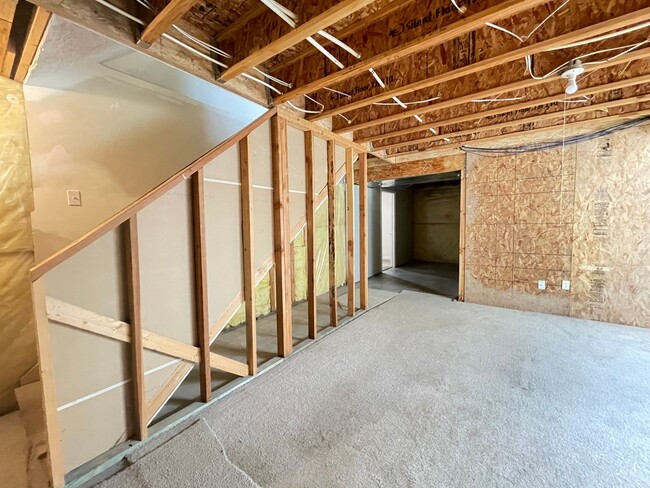 Building Photo - Beautiful Single Family Home Available Soon!
