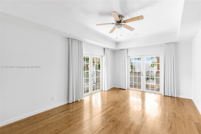 Building Photo - 1415 Sunset Harbour Dr