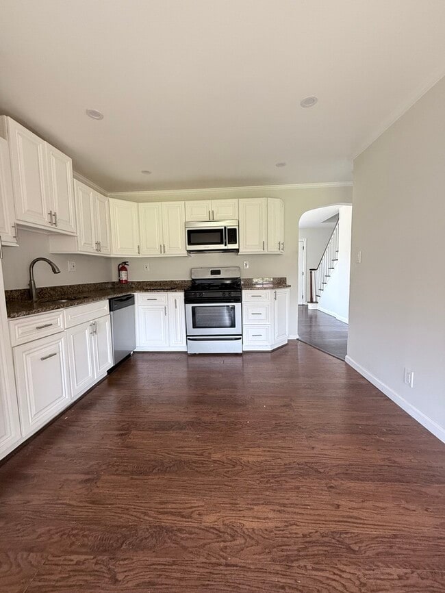 Building Photo - 26 Orchard Ave