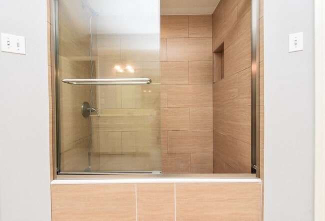 Building Photo - 4811 Shatner Dr