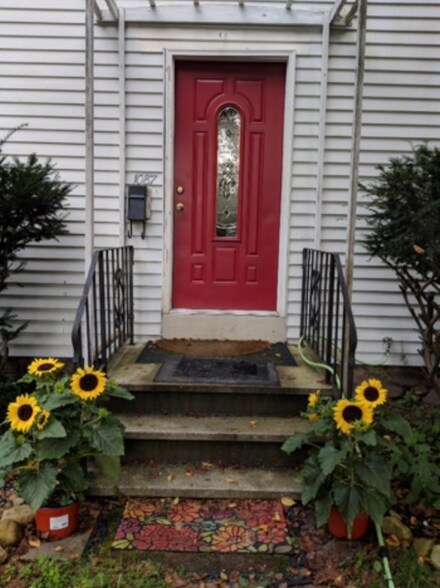 Building Photo - 1087 N Hoosac Rd