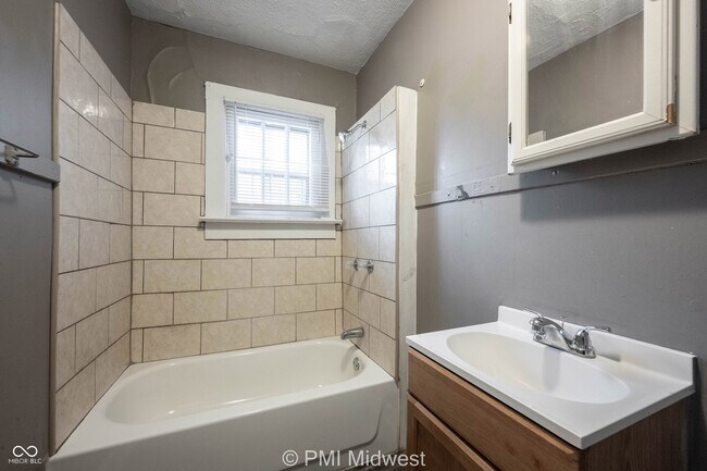Building Photo - 1344 Burdsal Pkwy