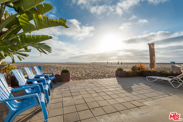 Building Photo - 6307 Ocean Front Walk