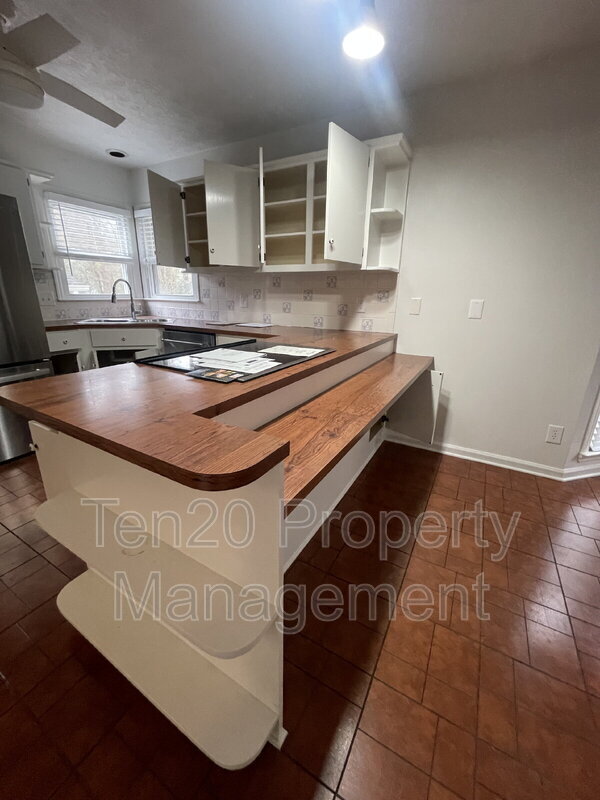 Building Photo - 113 Maplebrook Ct