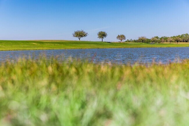 Building Photo - Luxury style townhome for rant