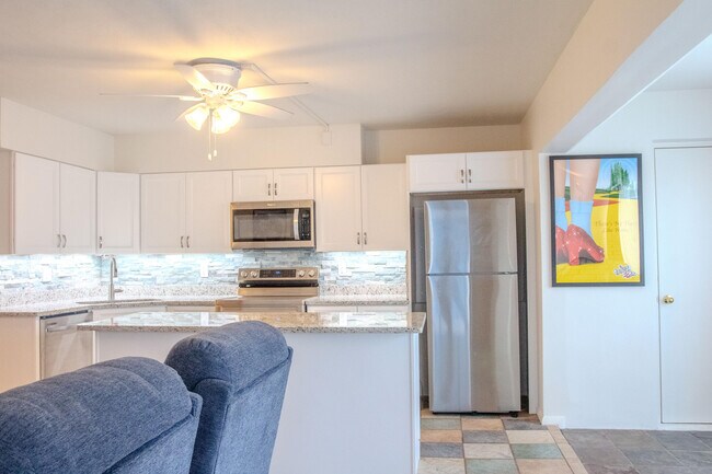 Building Photo - 11000 S Ocean Dr