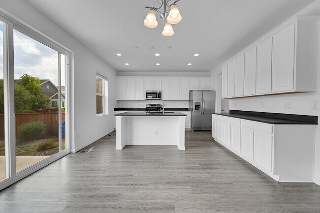 Building Photo - $3,125.00 - 4 Bedroom, 3.5 Bathroom, Singl...