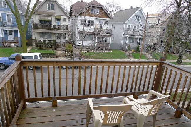 Building Photo - 3126 N Fratney St