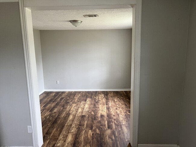 Dining room - 620 Murbelle Rd