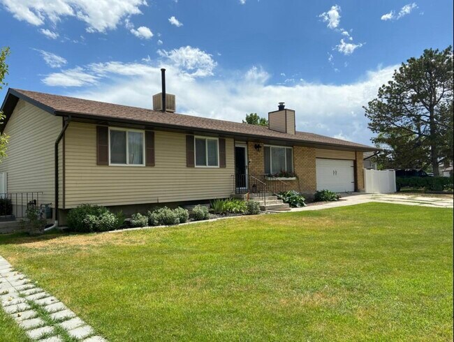 Building Photo - 2139 W 12015 S
